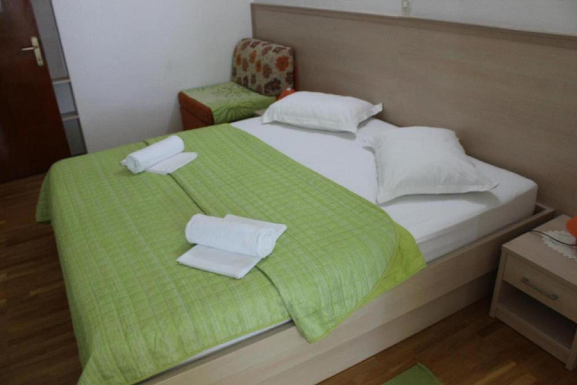 Apartments Pansion Franka บริสท์ ภายนอก รูปภาพ