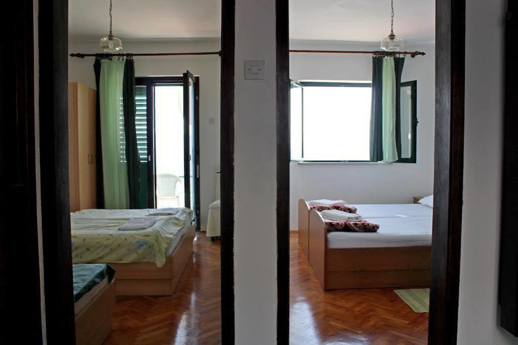 Apartments Pansion Franka บริสท์ ภายนอก รูปภาพ