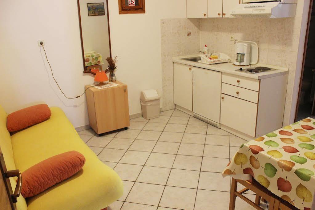 Apartments Pansion Franka บริสท์ ภายนอก รูปภาพ